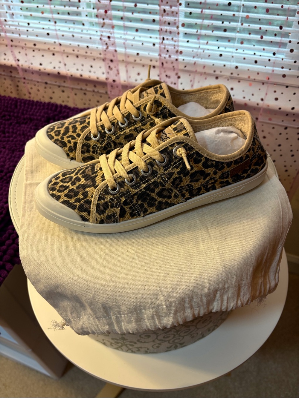 Blowfish Malibu Sneakers (NWOT) - Picture 3 of 7